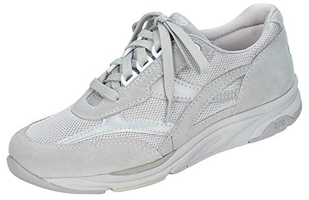 10 Snug and Cute Sneakers for Extensive Toes